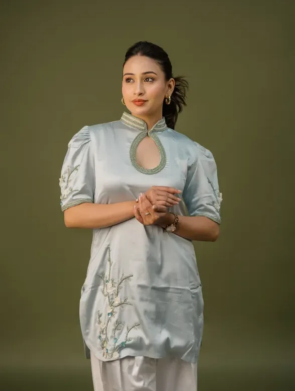 MAMA SAIID CHIIC Satin suit with farshi salwar