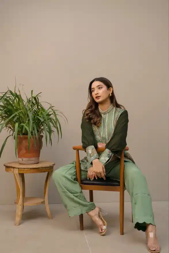 MAMA SAIID CHIIC Linen suit set with multicolour embroidery - Image 3